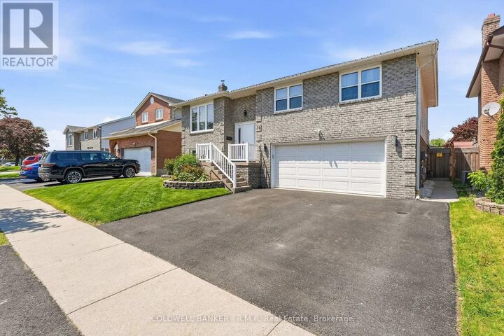 Property Photo:  14 Glenabbey Drive  ON L1E 1B9 