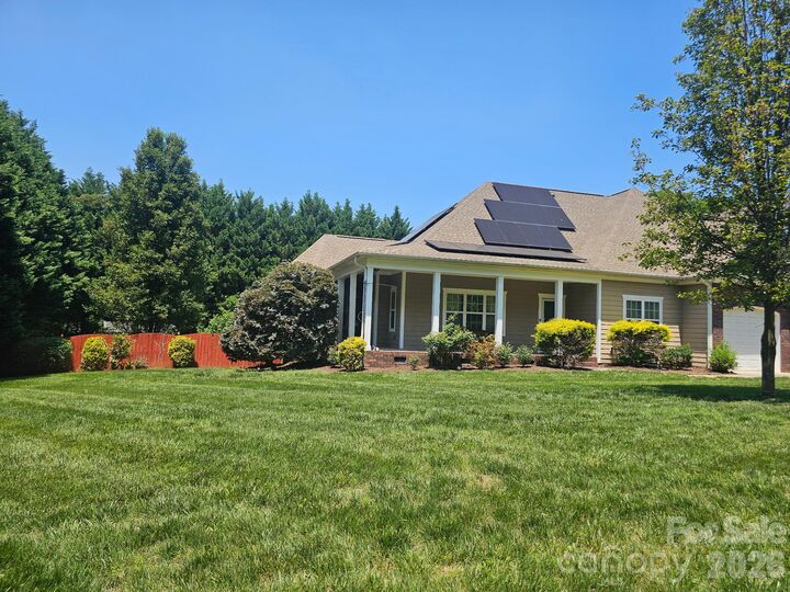 Property Photo: 10703 Middle Acres Road NC 28213
