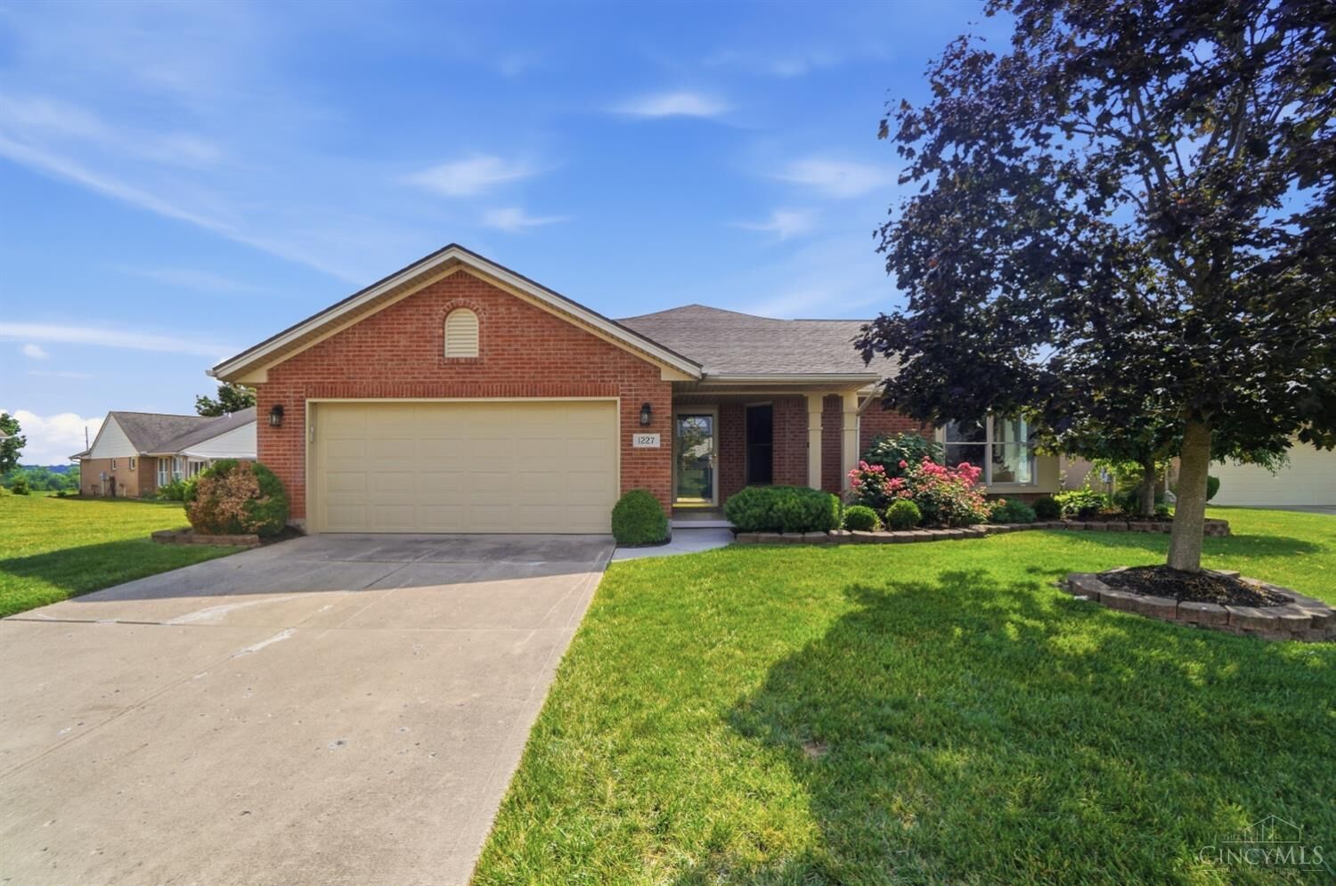 Property Photo:  1227 Mals Way  OH 45342 