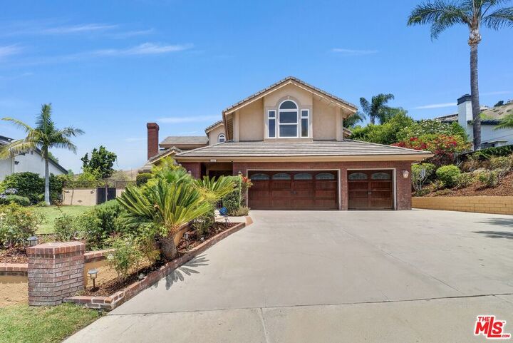 Property Photo:  22285 Rolling Hills Ln  CA 92887 