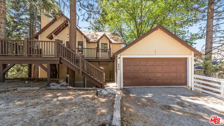 Property Photo:  886 Sandalwood Dr  CA 92352 