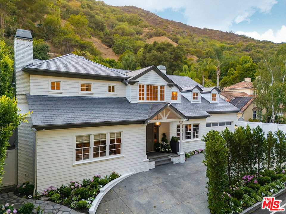 Property Photo:  2803 Mandeville Canyon  CA 90049 