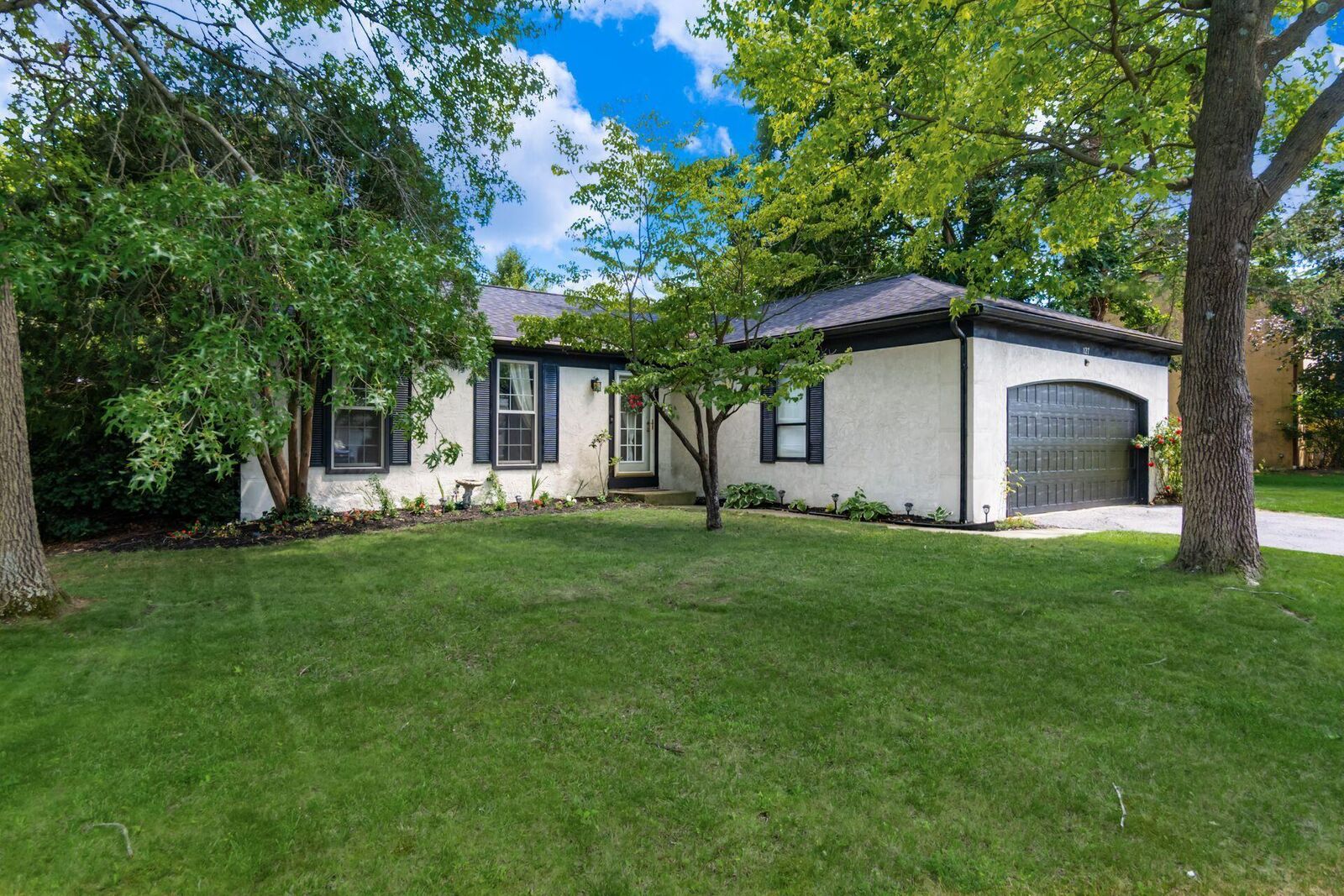 Property Photo:  127 Leawood Drive  OH 43015 
