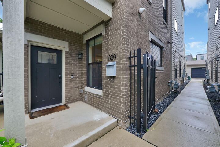 Property Photo: 1320 Forsythe Avenue OH 43201