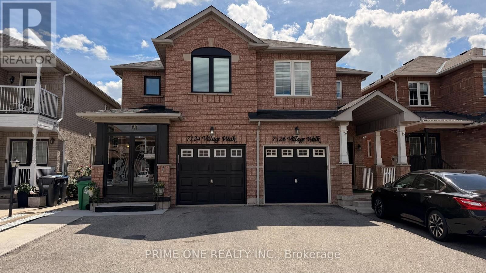 Property Photo:  7124 Village Walk  ON L5W 1X4 