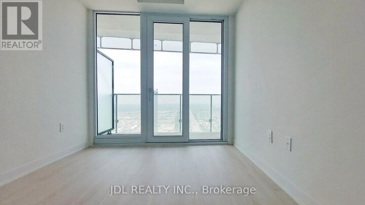 Property Photo:  3900 Confederation Parkway 3808  ON L5B 0K7 