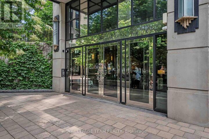 Property Photo: 245 Kent Street 507 ON K2P 0A5