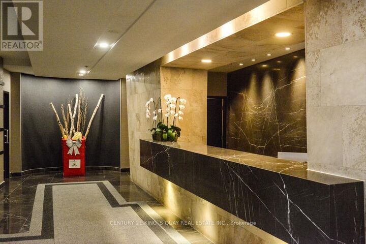 Photo de la propriété: 8 Park Road 3711 ON M4W 3S5