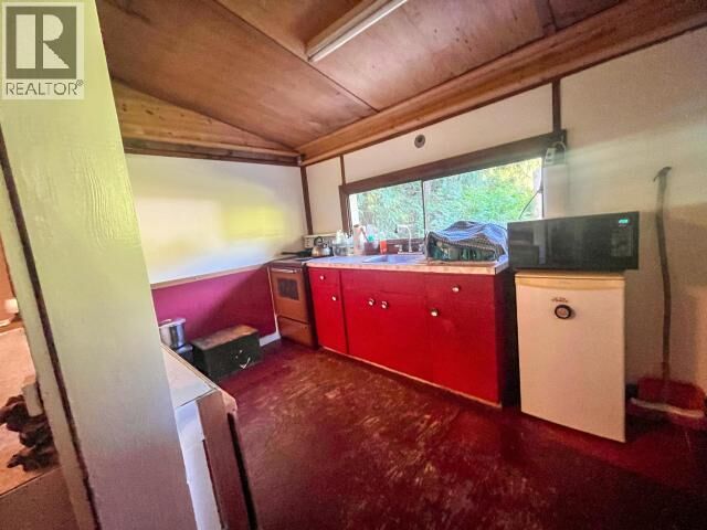 Property Photo:  2520 Jenkinson Road  BC V8A 0N2 