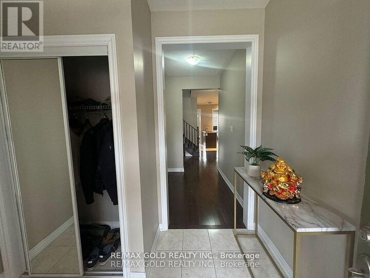 Property Photo:  244 Sky Harbour Drive  ON L6Y 2Z4 
