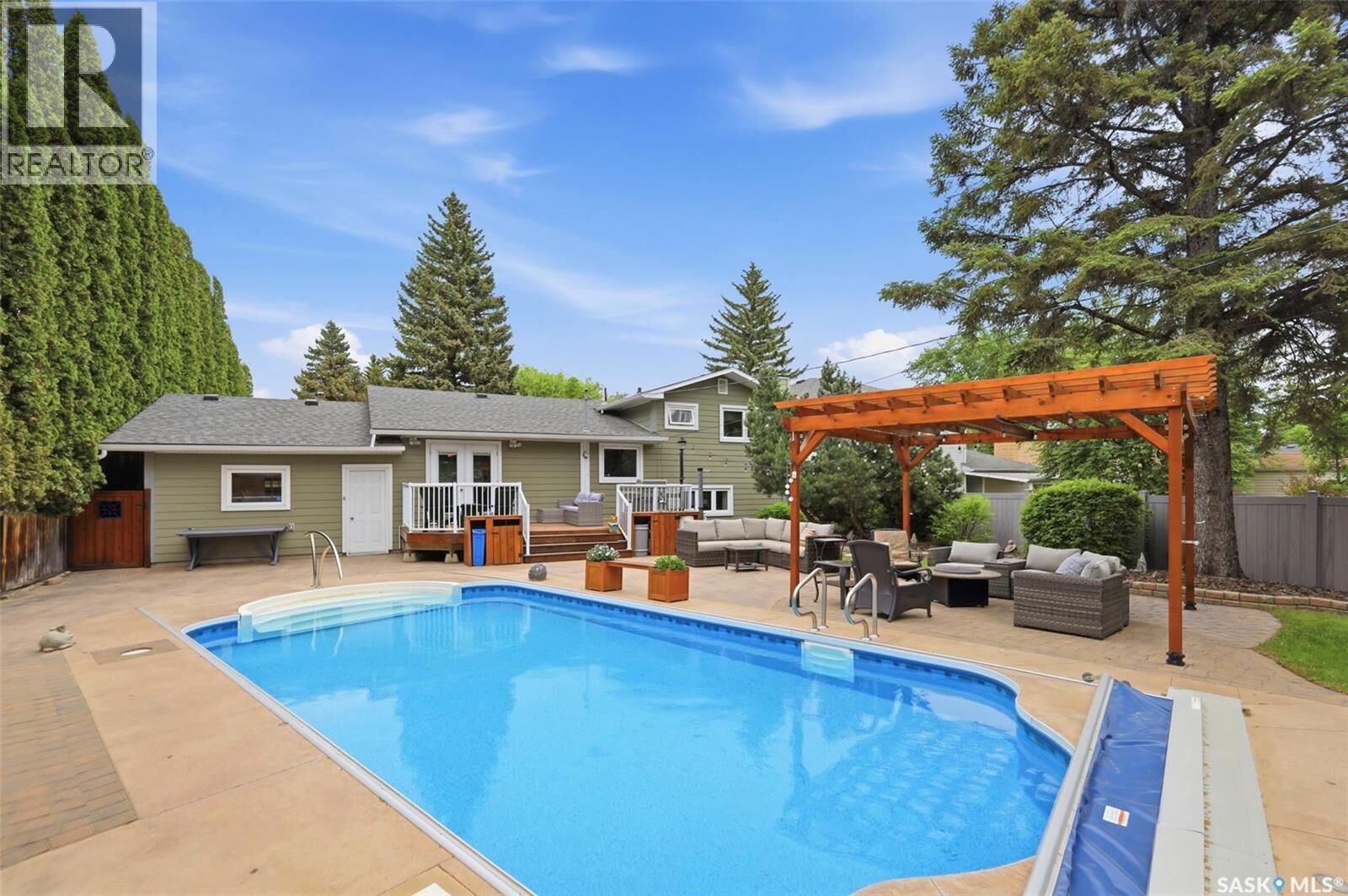Property Photo:  516 Lake Crescent  SK S7H 3A4 