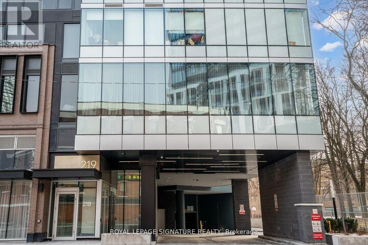 Property Photo:  219 Dundas Street East 810  ON M5A 0V1 