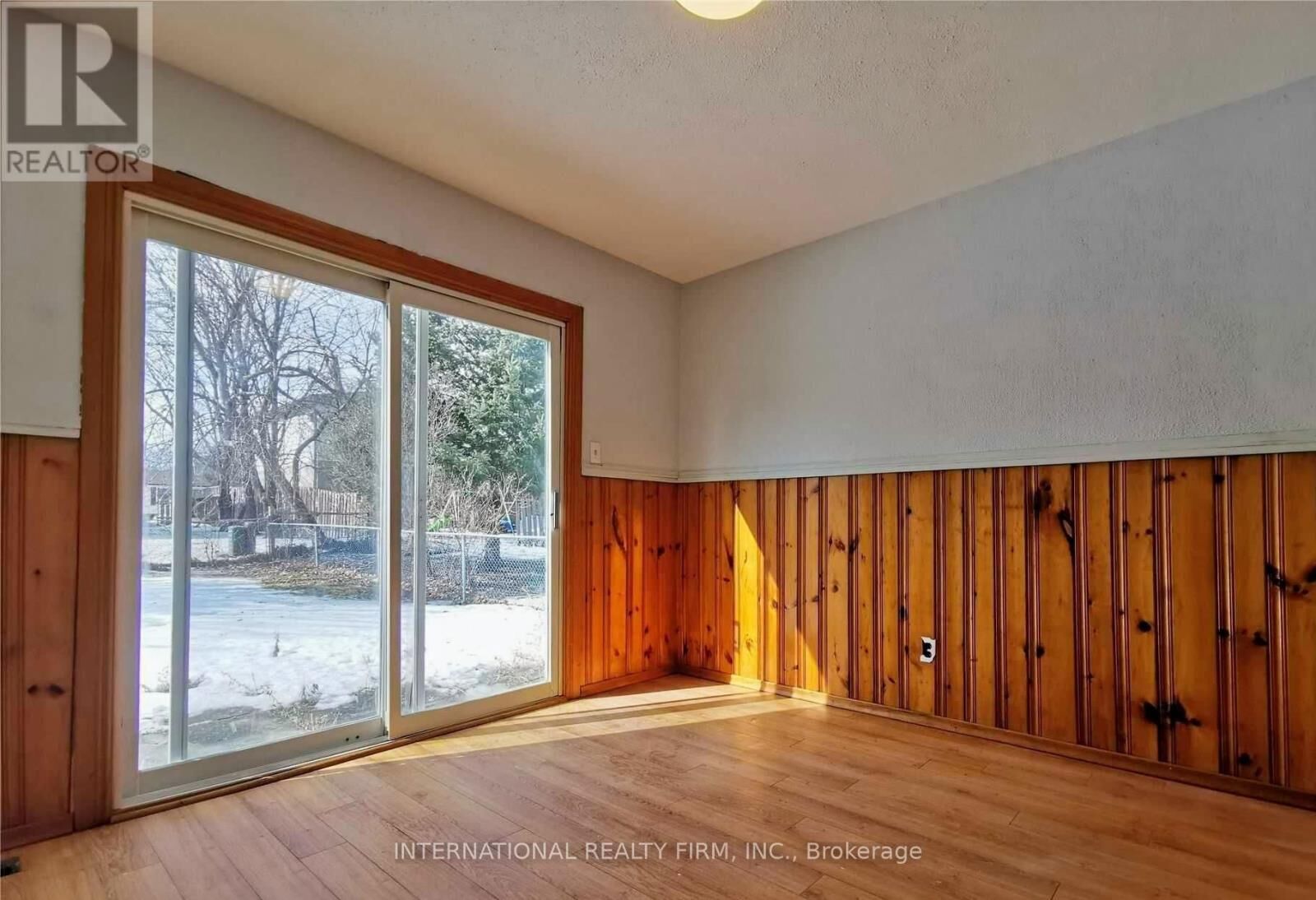 Property Photo:  280 Cook Street East  ON L4M 4H8 