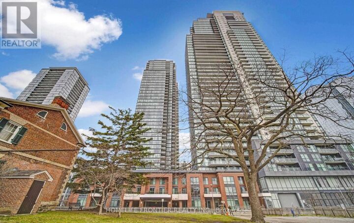 Property Photo: 5162 Yonge Street 2707 ON M2N 0E9