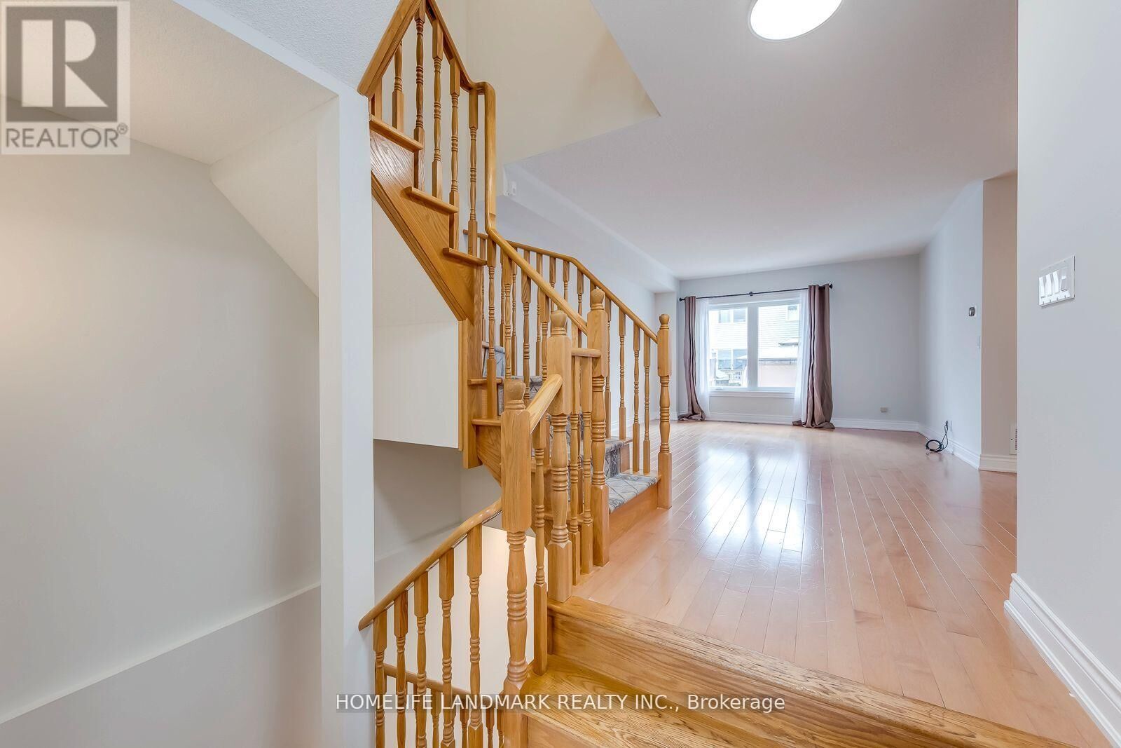 Property Photo:  7 Marshview Avenue  ON L4G 7W2 