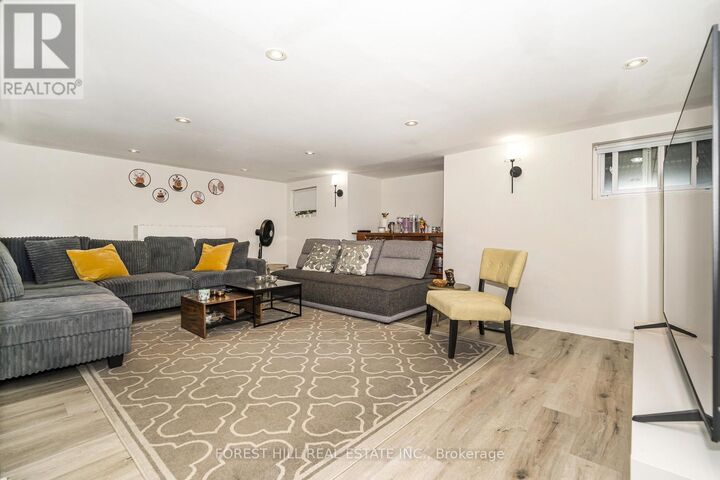 Property Photo:  79 Marmot Street Lower  ON M4S 2T4 