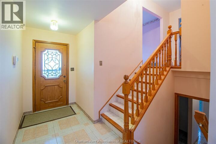 Property Photo:  8 Regal Place  ON N7M 5P5 
