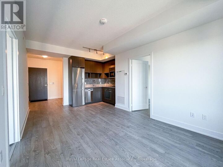 Property Photo:  7 Mabelle Avenue 3307  ON M5T 0C9 