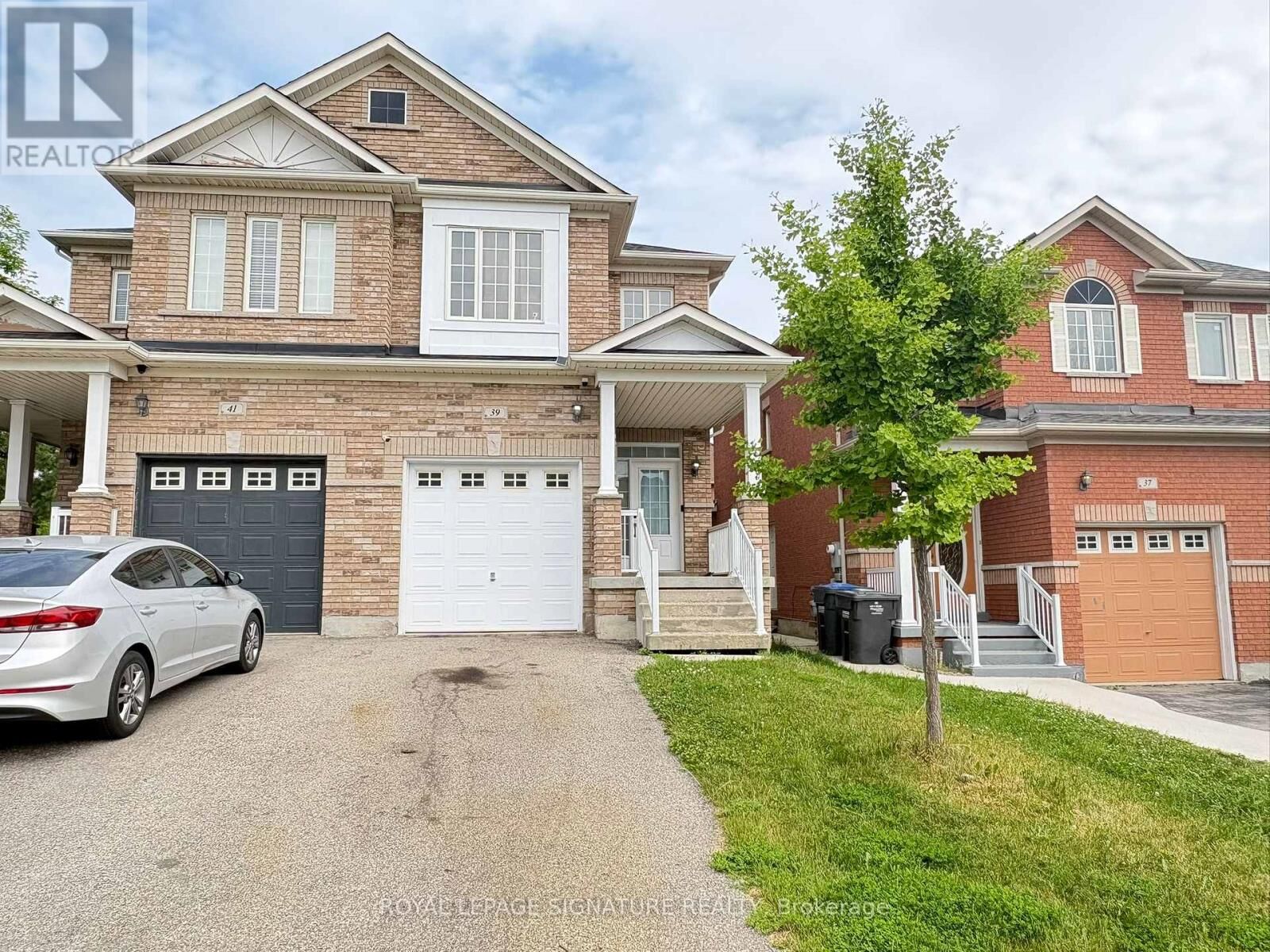 Property Photo: 39 Palm Tree Road ON L6V 4N5