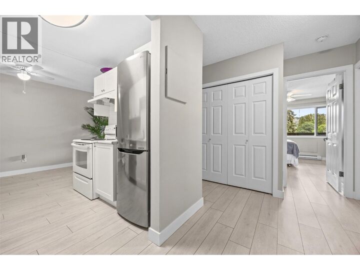 Property Photo:  1056 Bernard Avenue 220  BC V1Y 8L7 