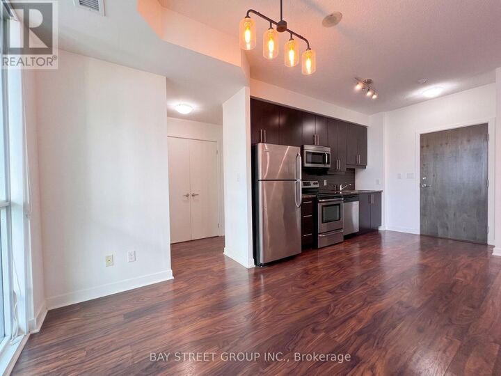 Property Photo: 33 Bay Street 4205 ON M5J 2Z3