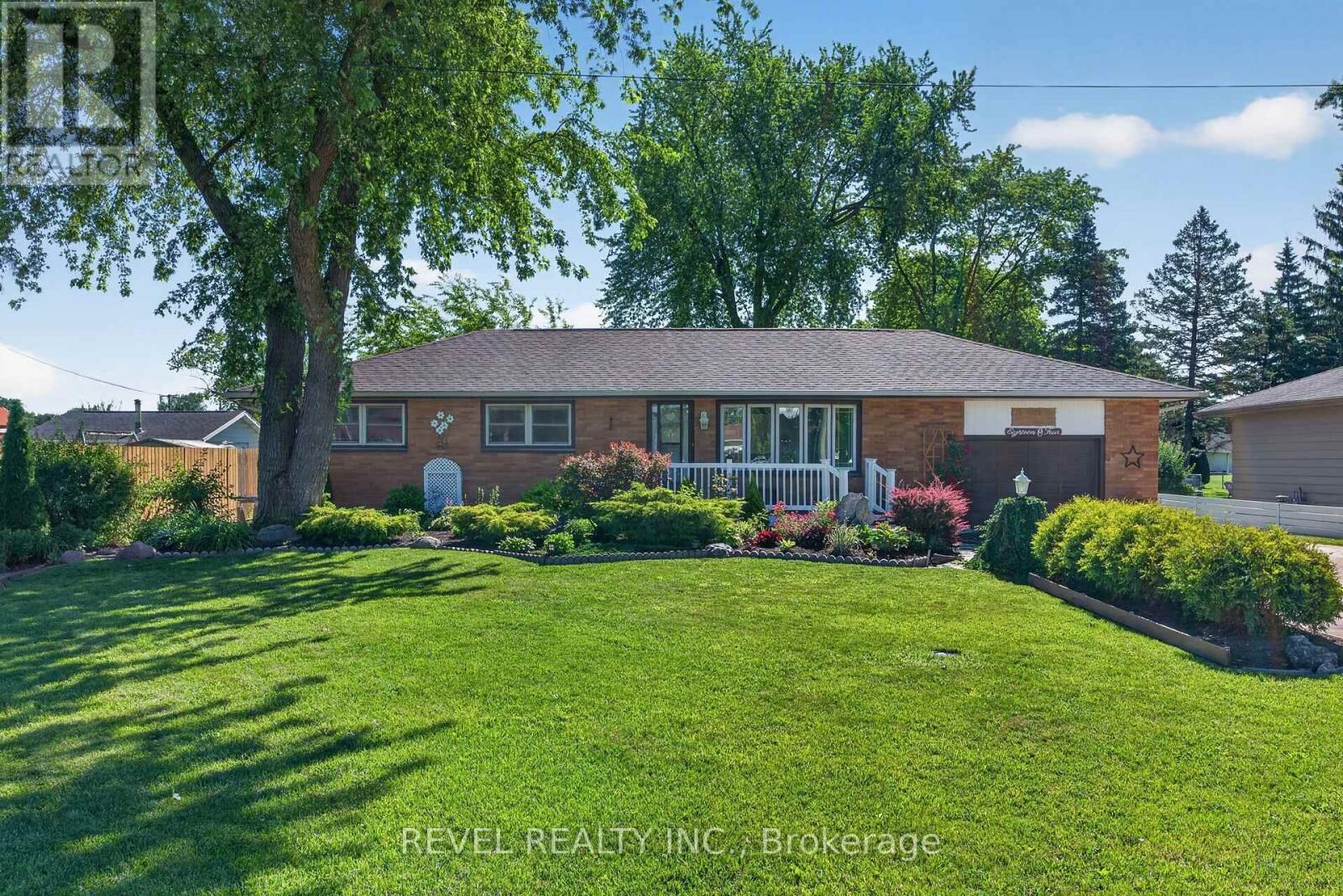 Property Photo:  1804 St. Anne Street  ON N8N 1V4 