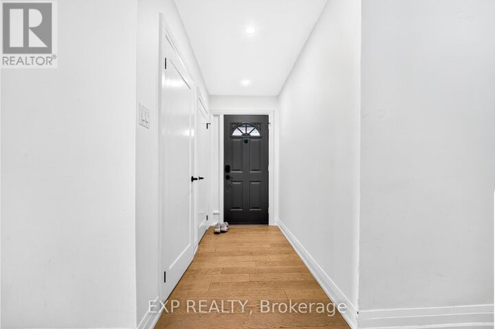 Property Photo: 39 Treadgold Crescent ON M3A 1X1