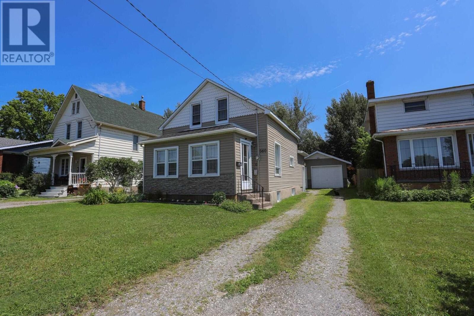 Property Photo: 560 Sherbourne St ON P6C 3X7