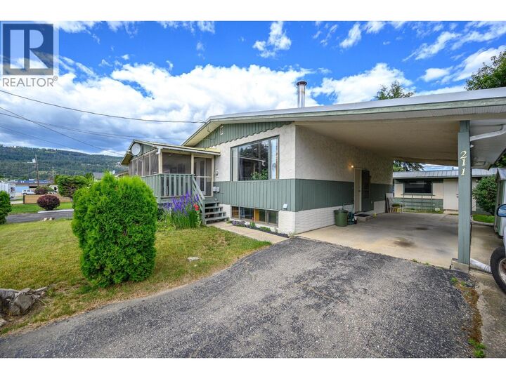 Property Photo: 211 Larsen Avenue BC V4Y 4A8
