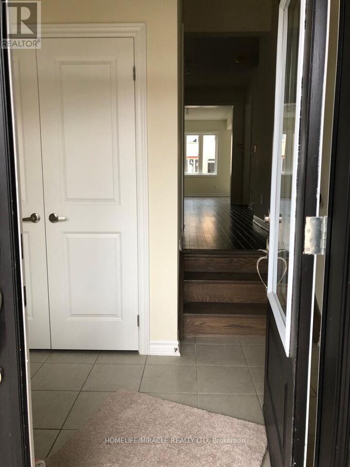 Property Photo:  25 Closson Drive  ON L1P 0M9 