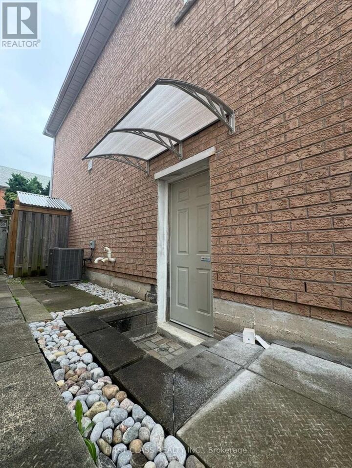 Property Photo: 132 Peninsula Crescent Basement ON L4S 1X9