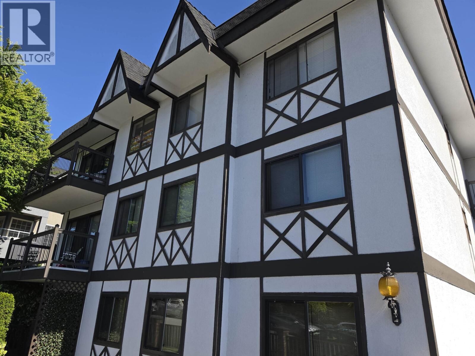 Property Photo:  145 West 18 Street 313  BC V7M 1W5 