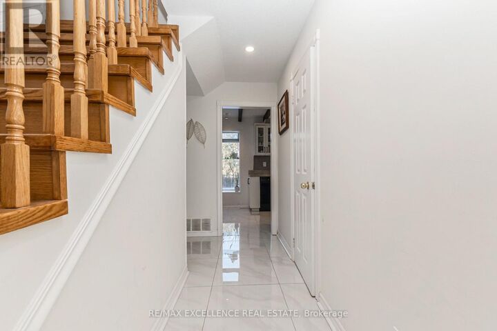 Property Photo:  2962 Saint Malo Circle  ON L5N 1S9 