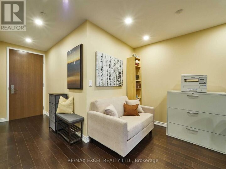 Property Photo:  386 Yonge Street 503  ON M5B 0A5 