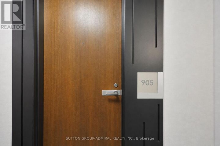 Property Photo: 111 Elizabeth Street 905 ON M5G 1P7