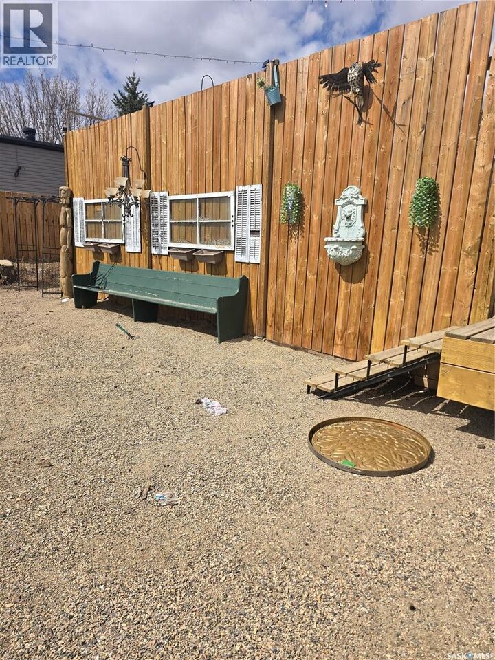 Property Photo:  209 Allan Street  SK S0K 1K0 