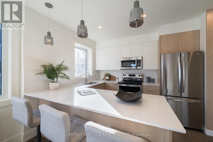 Property Photo: 1436 Avenue Road 4 ON M5N 2H7