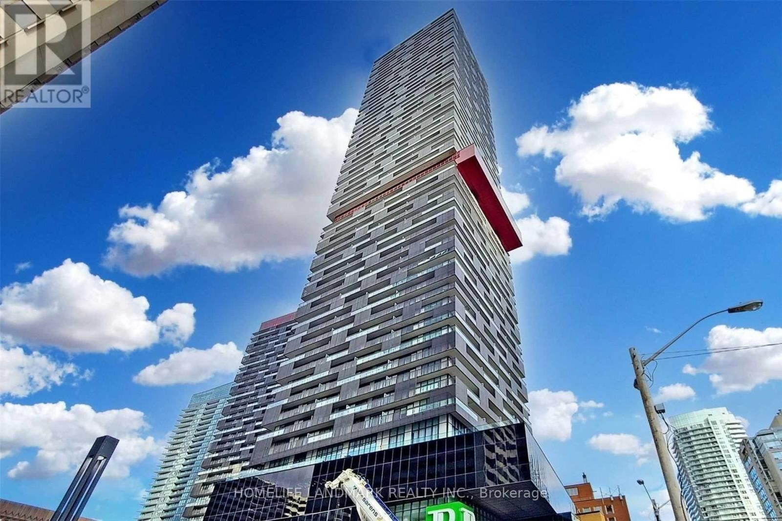 Property Photo: 8 Eglinton Avenue East 4207 ON M4P 0C1