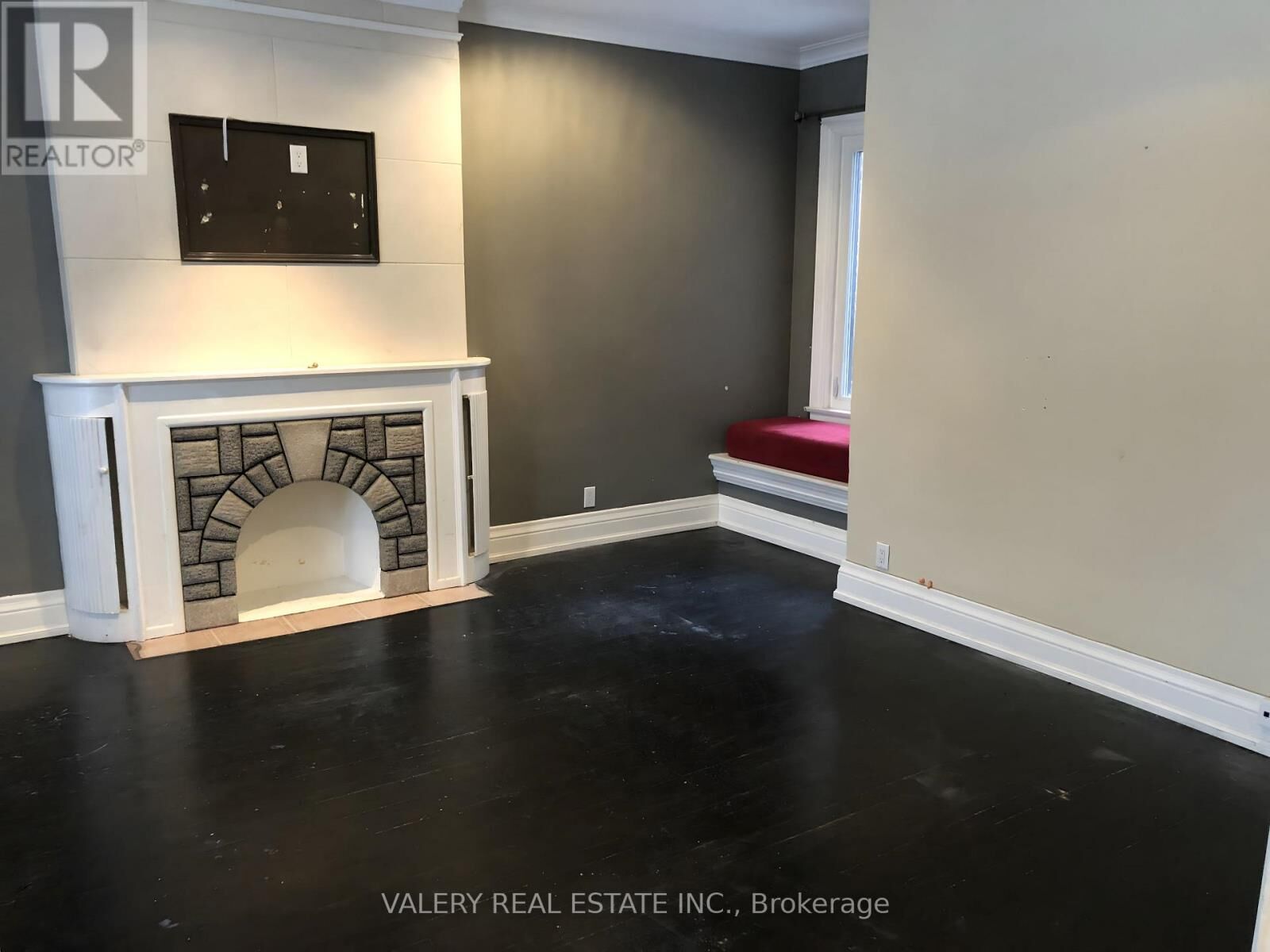 Property Photo:  8 Boon Avenue Main  ON M6E 3Z3 