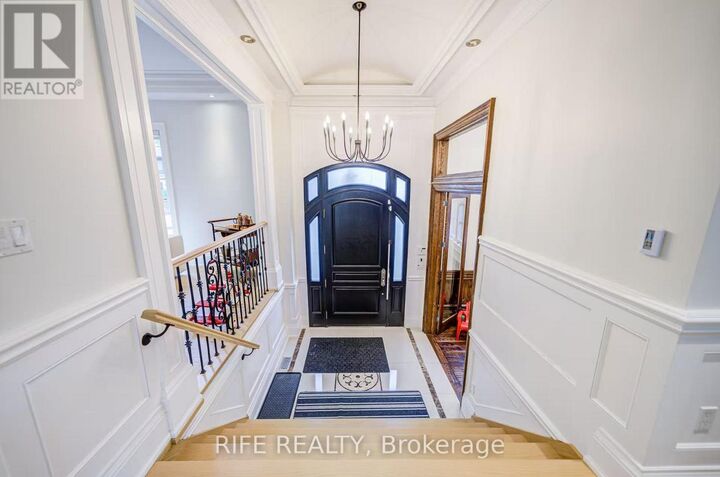 Property Photo:  103 Burndale Avenue  ON M2N 1S8 