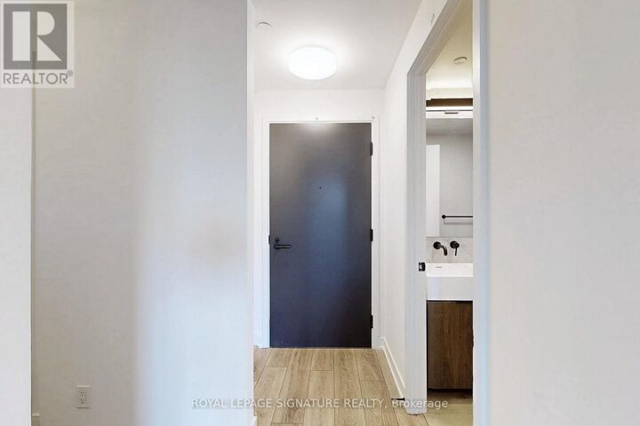 Property Photo: 108 Peter Street 1518 ON M5V 0W2