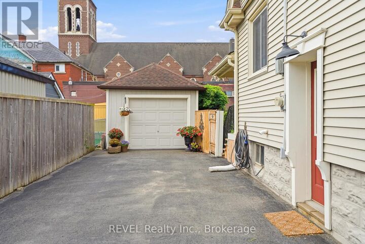 Property Photo:  99 Young Street  ON L3B 4C5 