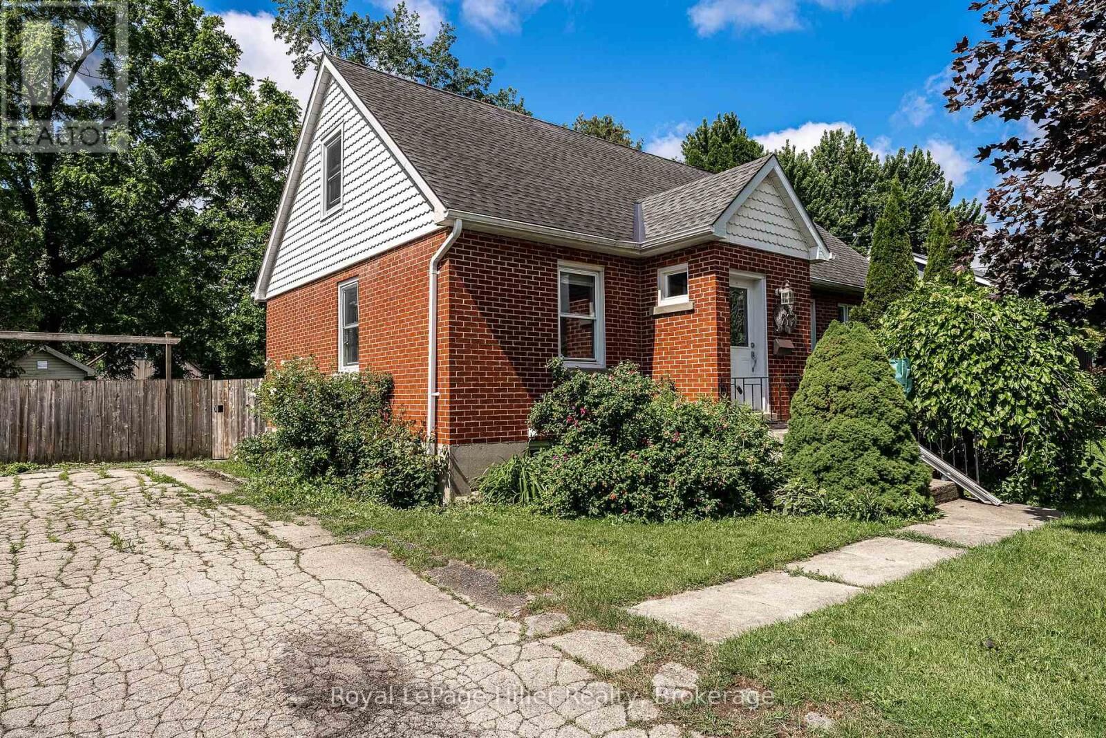Property Photo:  217 Norman Street  ON N5A 5S3 