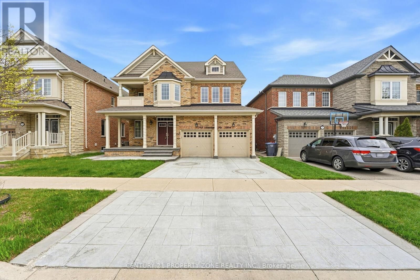 Property Photo: 193 Bonnieglen Farm Boulevard ON L7C 4C1