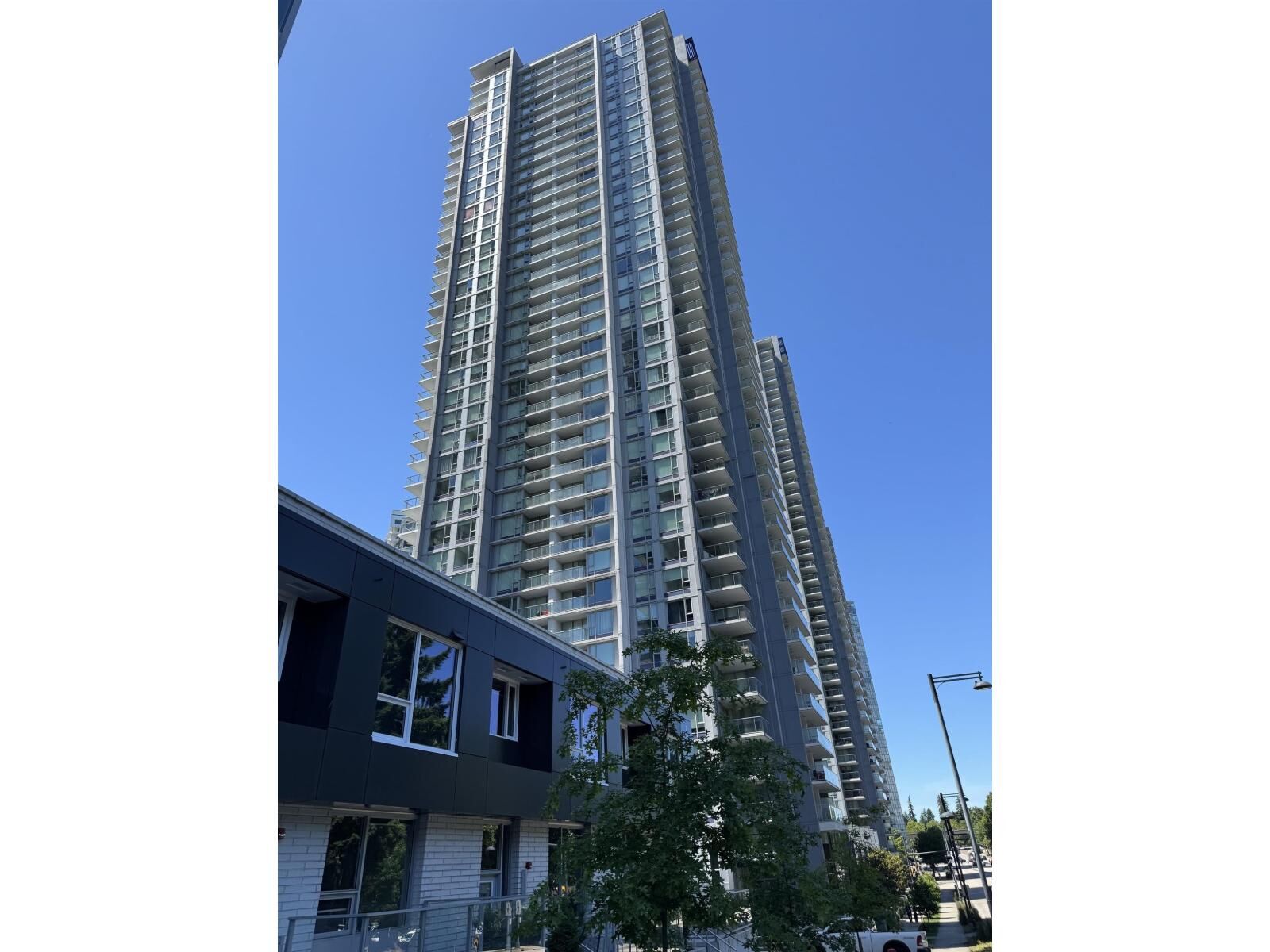 Photo de la propriété:  13750 100 Avenue 809  BC V3T 0L3 
