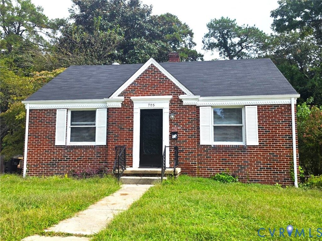Property Photo: 705 Elko Avenue VA 23834