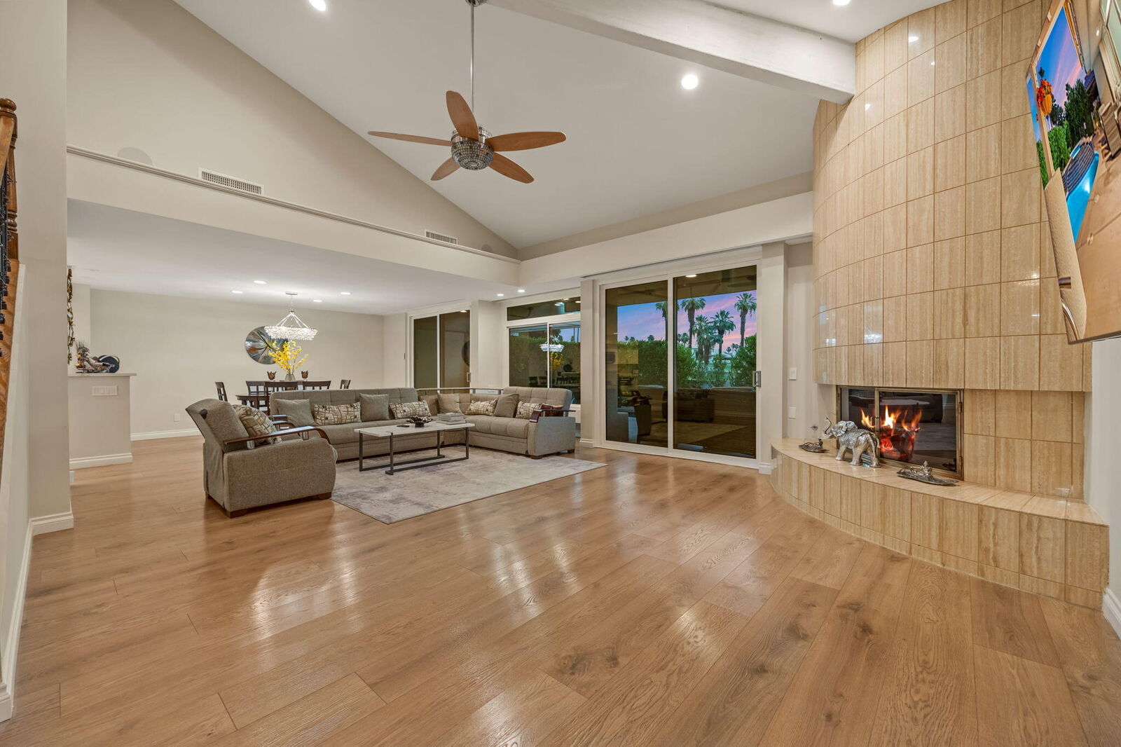 Property Photo: 18 N Kavenish Drive CA 92270
