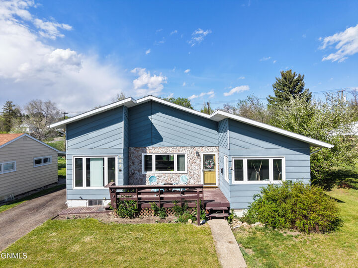 Property Photo:  508 2nd Avenue  ND 58577 