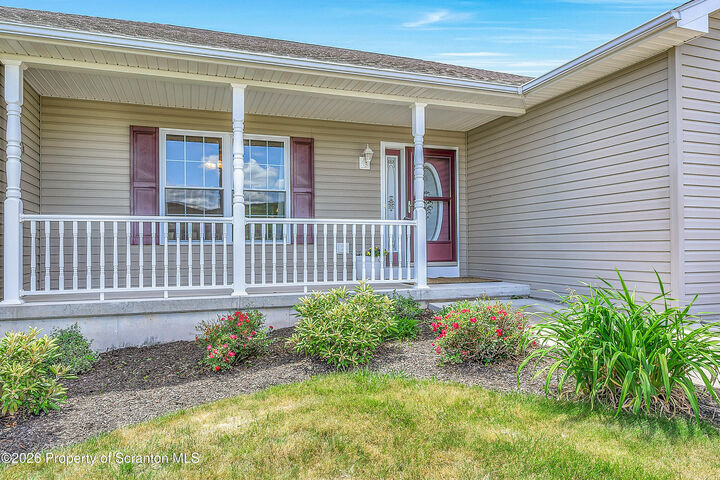 Property Photo: 101 Cleveland Drive PA 18433