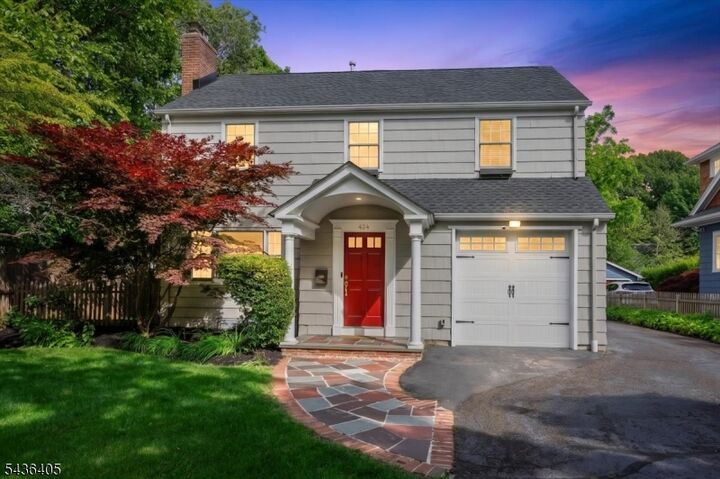 Property Photo:  424 Colonial Ave  NJ 07090 